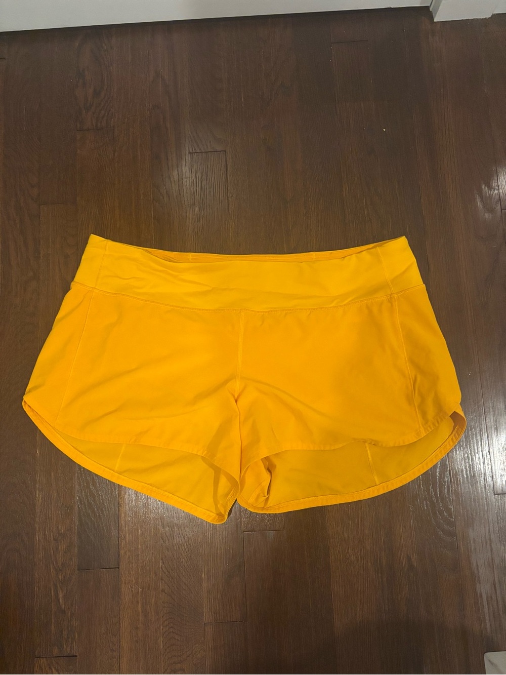 Lululemon Speed up 4” shorts